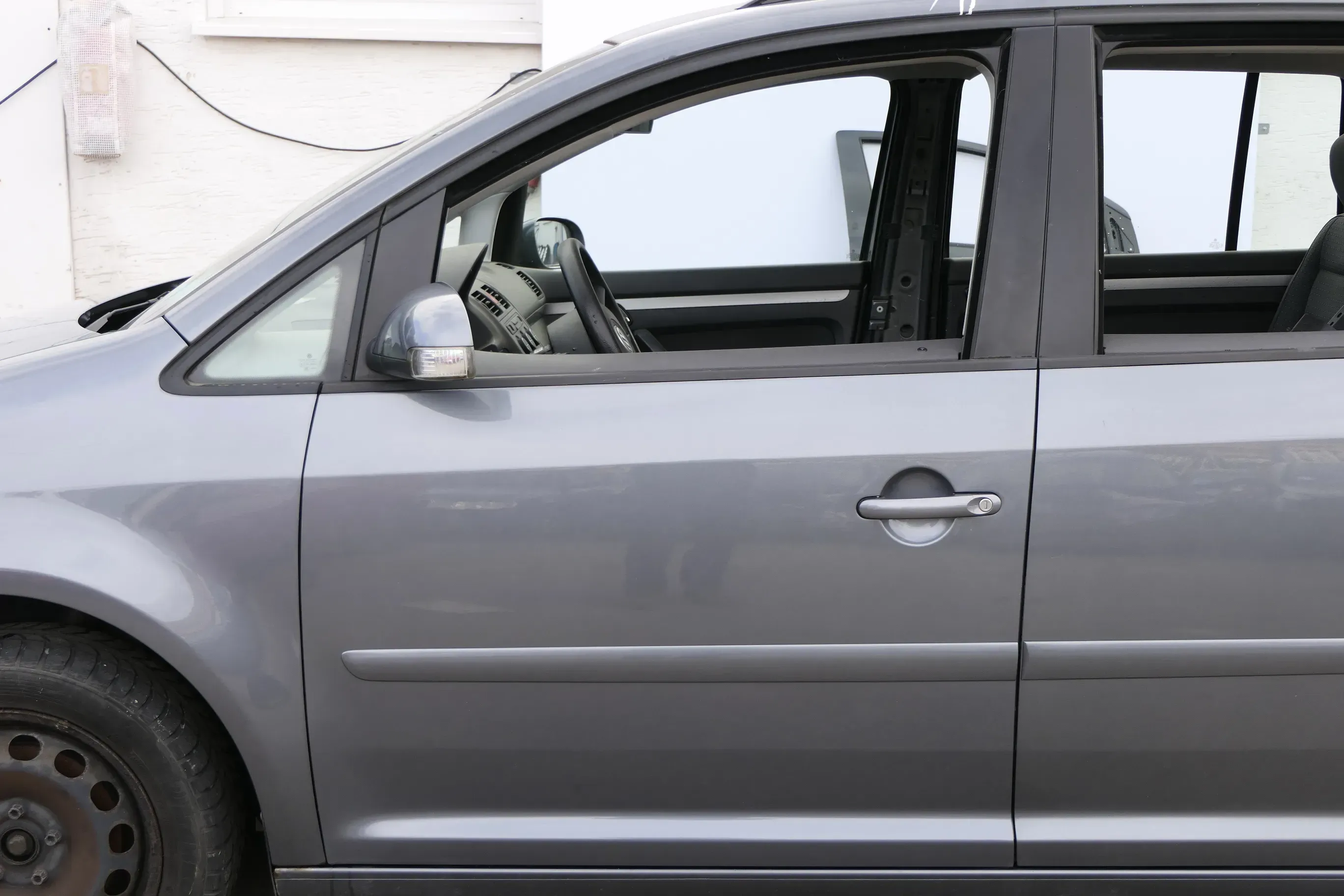 VW Touran 1T 1T3 Tür vorne links Fahrertür grau LD7X OHNE Anbauteile Platinumgre - Bild 1
