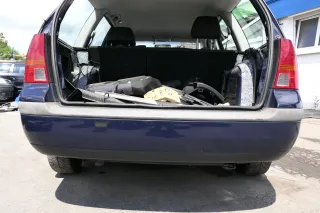 VW Golf 4 Kombi Avant Stoßstange hinten Heckstoßstange Stoßfänger blau LA5G perl - Bild 1