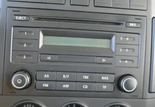 VW Fox 5Z Polo 9N3 Radio CD Player Original RCD200 Red BVX 6Q0035152G mitCode - Bild 2
