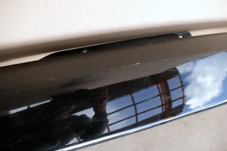 VW Polo 6N Stoßstange hinten Oberteil der 2-geteilte Heckstoßstange schwarz L041 - Bild 5