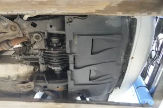 VW Passat 3BG A4 Unterfahrschutz Dämpfung Schutz unter Motor original - Bild 1