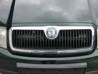 Fabia 6Y Stoßstange Stoßfänger vorne grün LF8C - Gitter - Bild 9