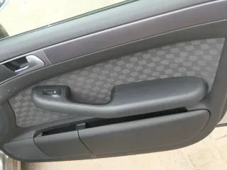1x A6 4B Türverkleidung Verkleidung Tür vorne rechts schwarz soul Griff Abdeckun - Bild 4