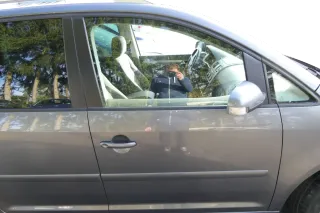 VW Touran 1T 1T3 Tür vorne rechts Beifahrertür grau LD7X - ohne Anbauteile - Bild 1