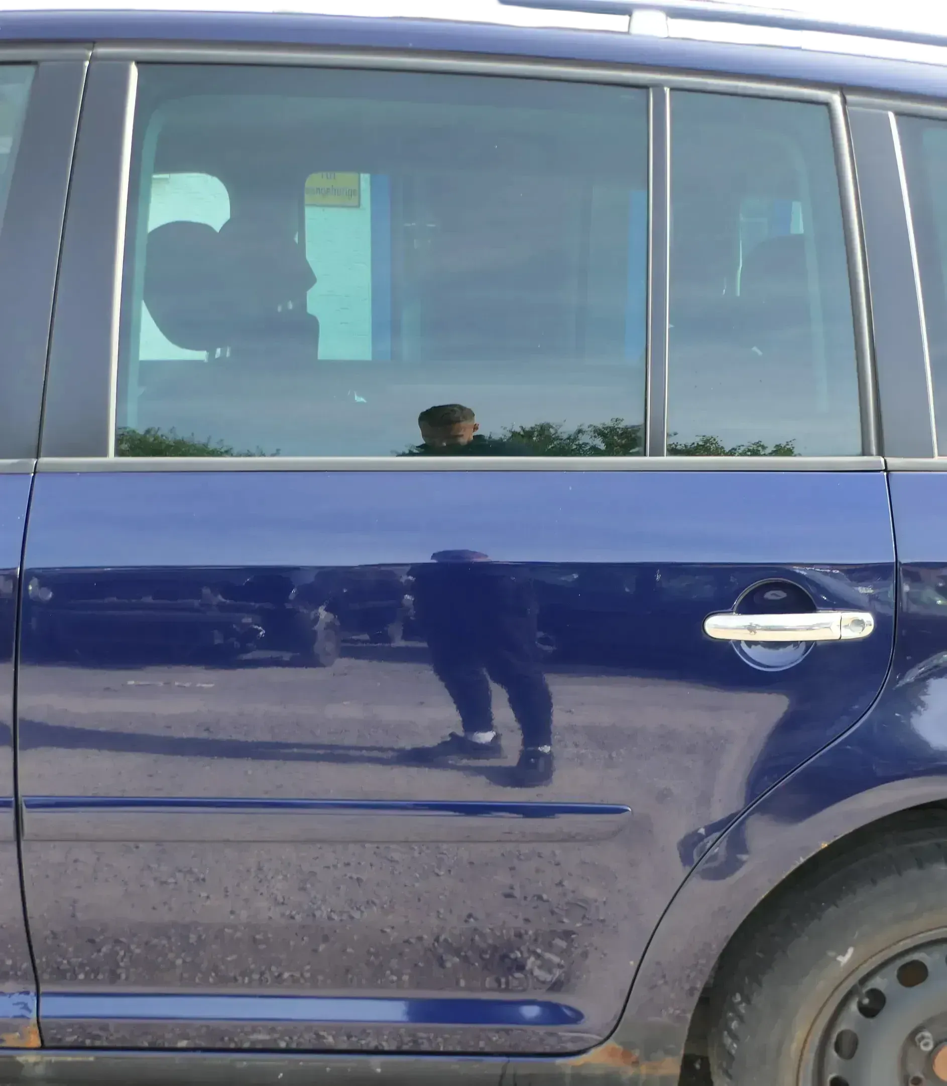 VW Touran 1T 1T3 Tür hinten links blau LB5N - ohne Anbauteile - Bild 1
