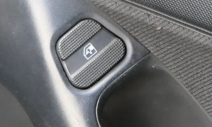 VW Golf 3 Cabrio 1E elektrischer Fensterheber Schalter vorne rechts schwarz - Bild 1