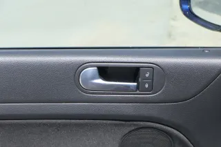 1x VW Golf Plus 5M 1x Türverkleidung Verkleidung Tür vorne links schwarz Griff - Bild 3