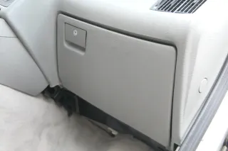 Audi 80 Handschuhfach 8A1857035F grau Griff Öffner Abdeckung Fach Deckel - Bild 2