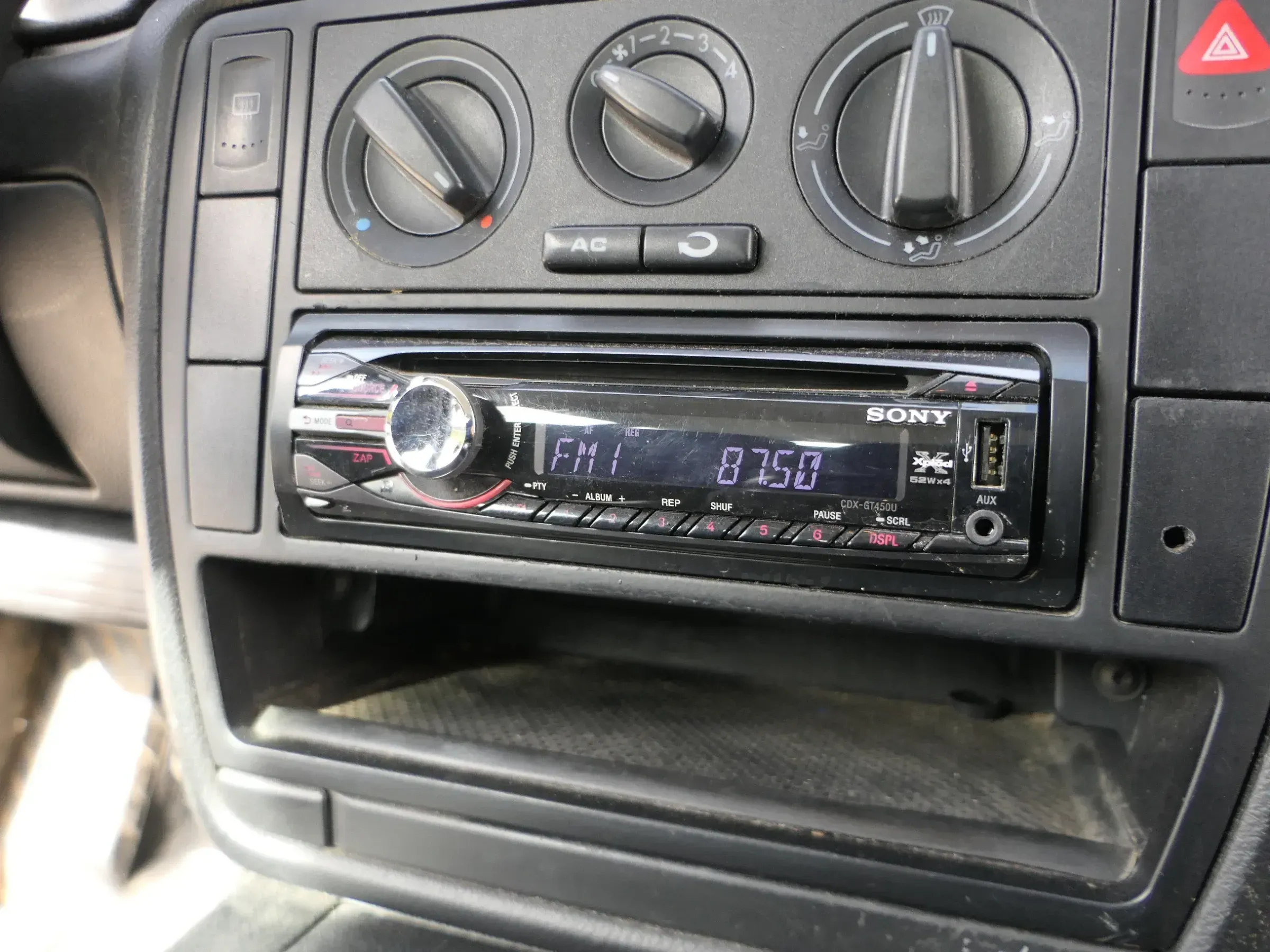 VW Golf 4 Bora T5 T4 Radio Sony CD MP3 AUX WMA Xplöd 4x52 W Watt - Bild 1