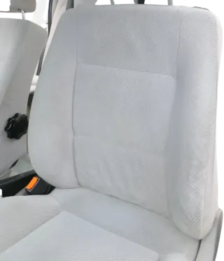 Audi 80 Sitz Fahrersitz vorne links -    ohne Kopfstütze - grau - Bild 4