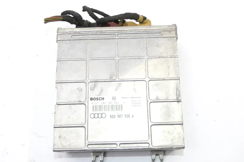 Audi A4 B5 Steuergerät 1,6l 74kw 101PS ADP Motor 8D0907558A - Bild 1