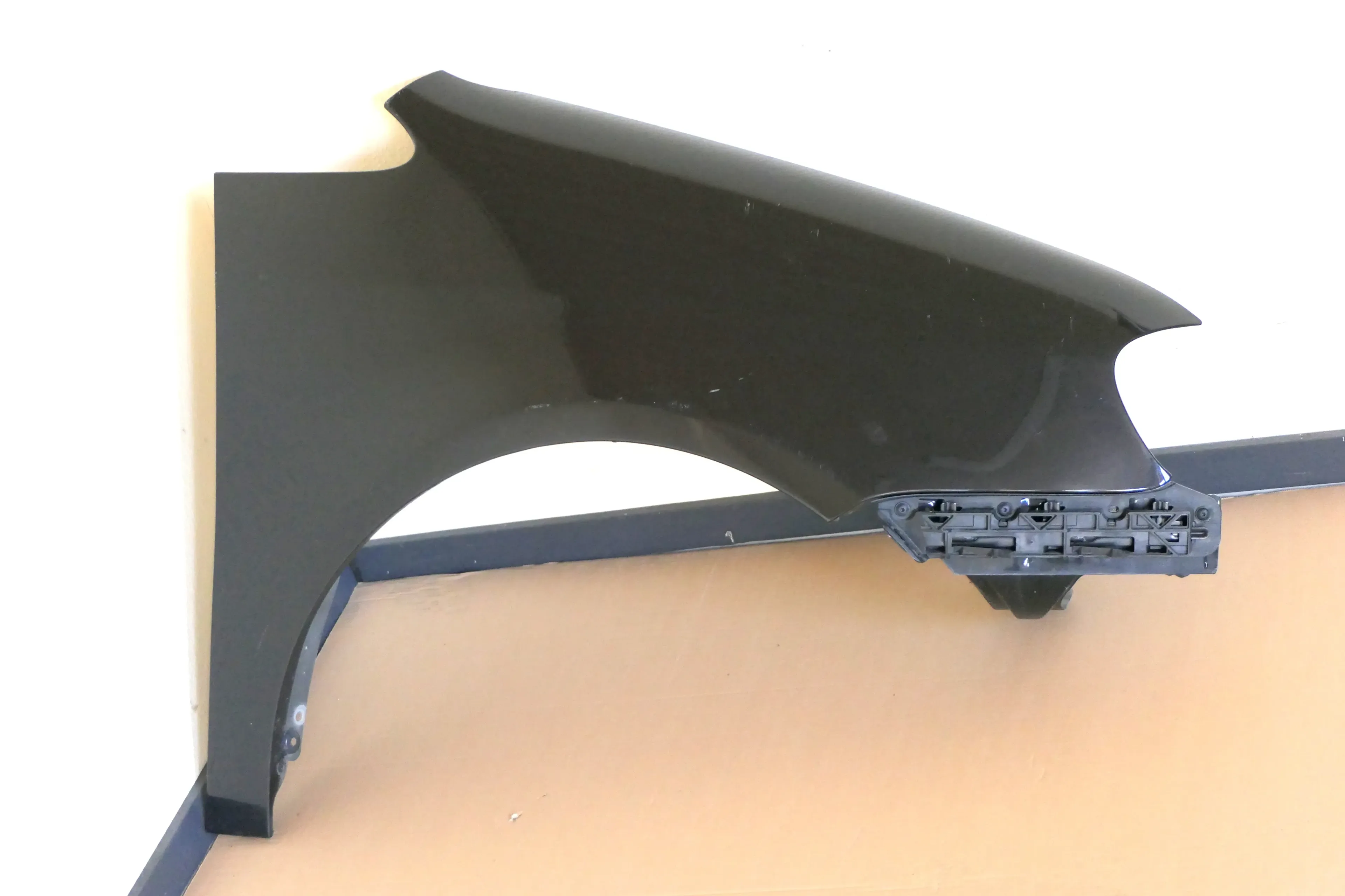 VW Touran 1T Kotflügel vorne rechts schwarz LC9Z 1T0821022A ca.2003-2006 - Bild 1