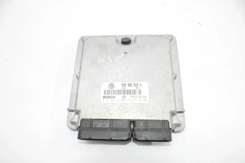 VW Passat 3B Steuergerät Motor Motorsteuergerät 1,9 TDI AJM 85kw 038906019A - Bild 1