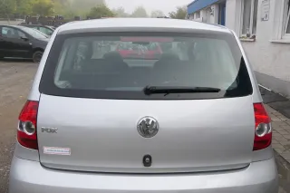VW Fox 5Z Heckklappe Kofferraumklappe Klappe hinten + Scheibe silber LA7W - Bild 1