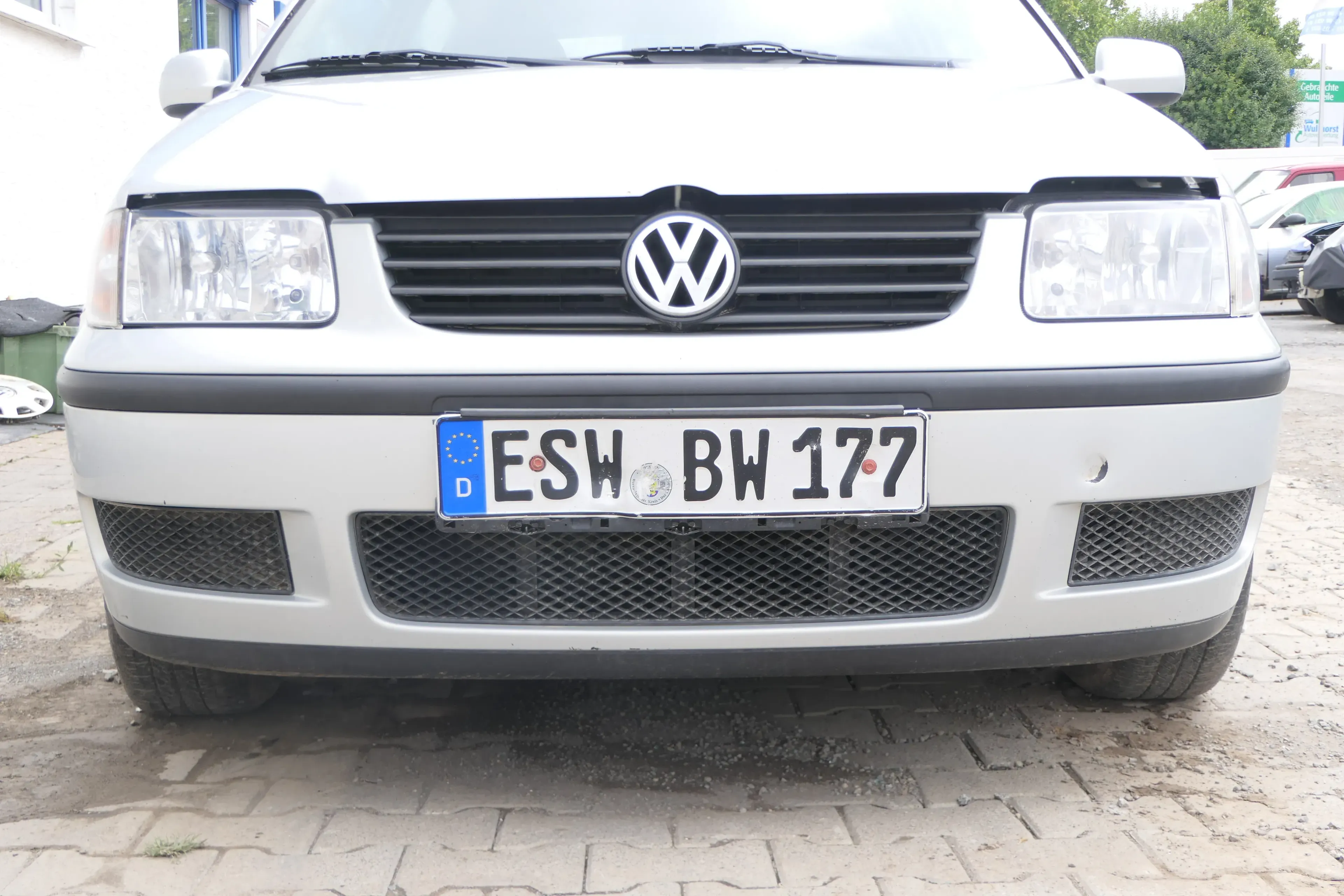 VW Polo 6N2 Stoßstange vorne Frontstoßstange Stoßfänger silber LB7Z + Grill - Bild 1