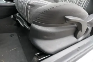 VW Fox Sitz Fahrersitz vorne links OHNEAirbag höhenverstellbar - Bild 6
