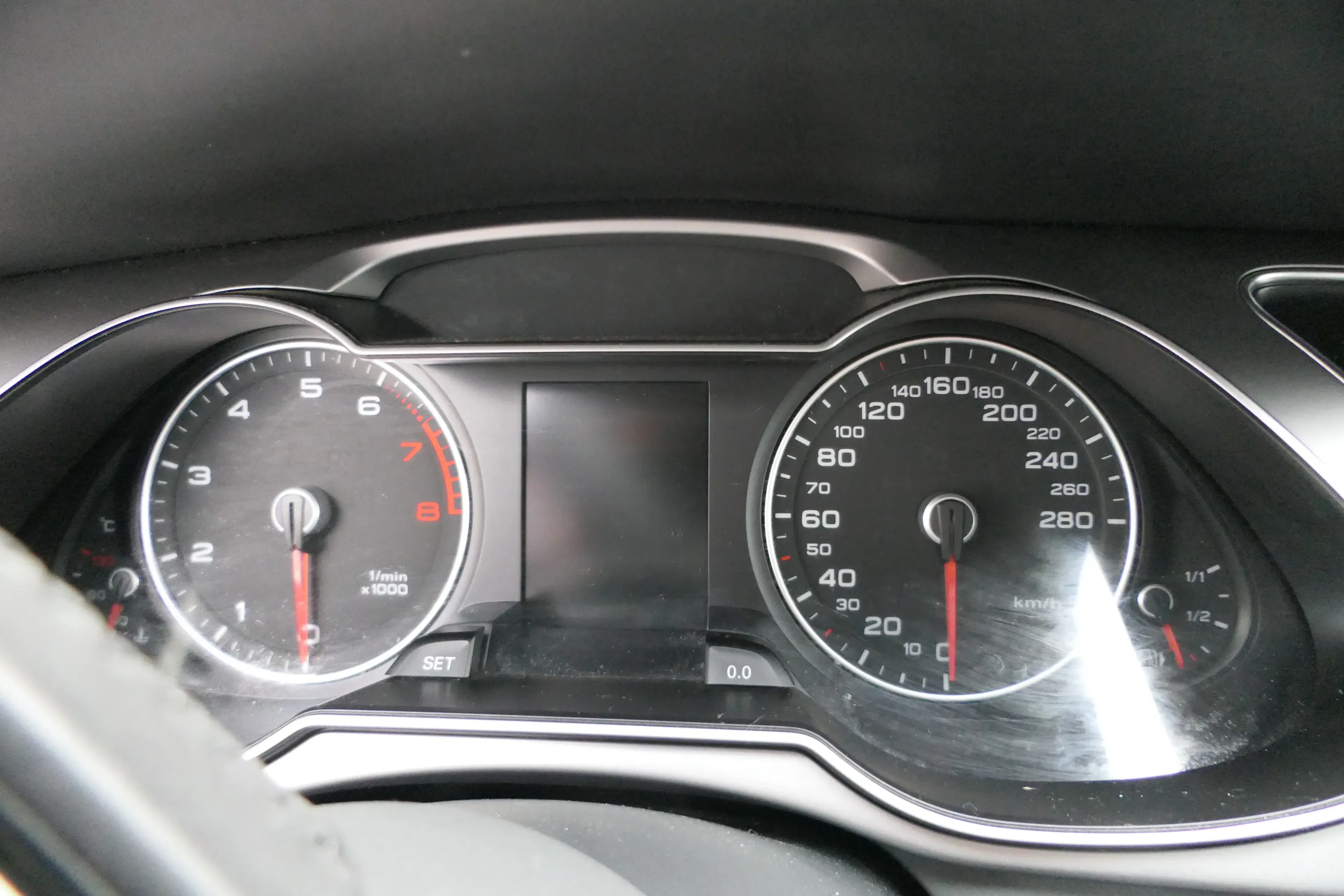 Audi A4 8K Tacho Tachometer Kombiinstrument 8K0920931P Benzin CJEB - Bild 1