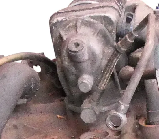 VW T4 Ölkühler Halter Ölfilterflansch 074115405R Ölfilterhalter 2,5 TDI ACV - Bild 1