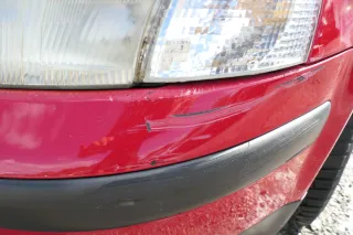 VW Passat 3B Stoßstange vorne Frontstoßstange Stoßfänger rot LY3D + Grill - Bild 2