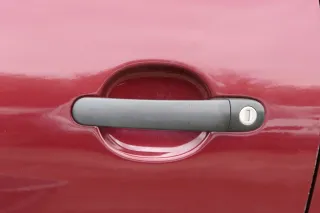 VW Polo 9N 9N3 Tür vorne links Fahrertür 2/3-Türer rot LC3R -ohne Anbauteile - Bild 3