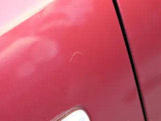 Audi A6 4B Kotflügel vorne links rot LZ3L (bis ca.Mitte 2001 passend   - DELLE - Bild 14