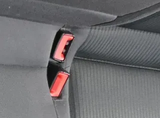 Audi A6 4F Gurtschloß Schloß Gurt hinten Doppelgurtschloß 8K0857739B - Bild 1