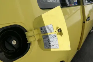 VW Lupo Seat Arosa Tankdeckel Deckel Tank Tankverschluß gelb LD1B - Bild 4
