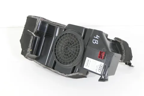Audi A6 4B Avant Kombi Subwoofer 4B9035382 Lautsprecher Bassbox Blaupunkt