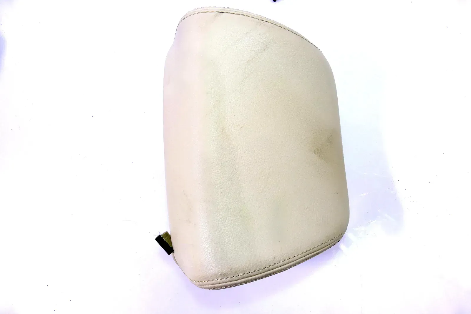 VW Eos nur der Bezug Hülle von Kopfstütze vorne links oder rechts in Leder Beige - Bild 1