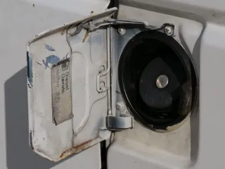 VW T4 Tankdeckel Tankklappe Tank Deckel Klappe weiß R902 - Bild 3