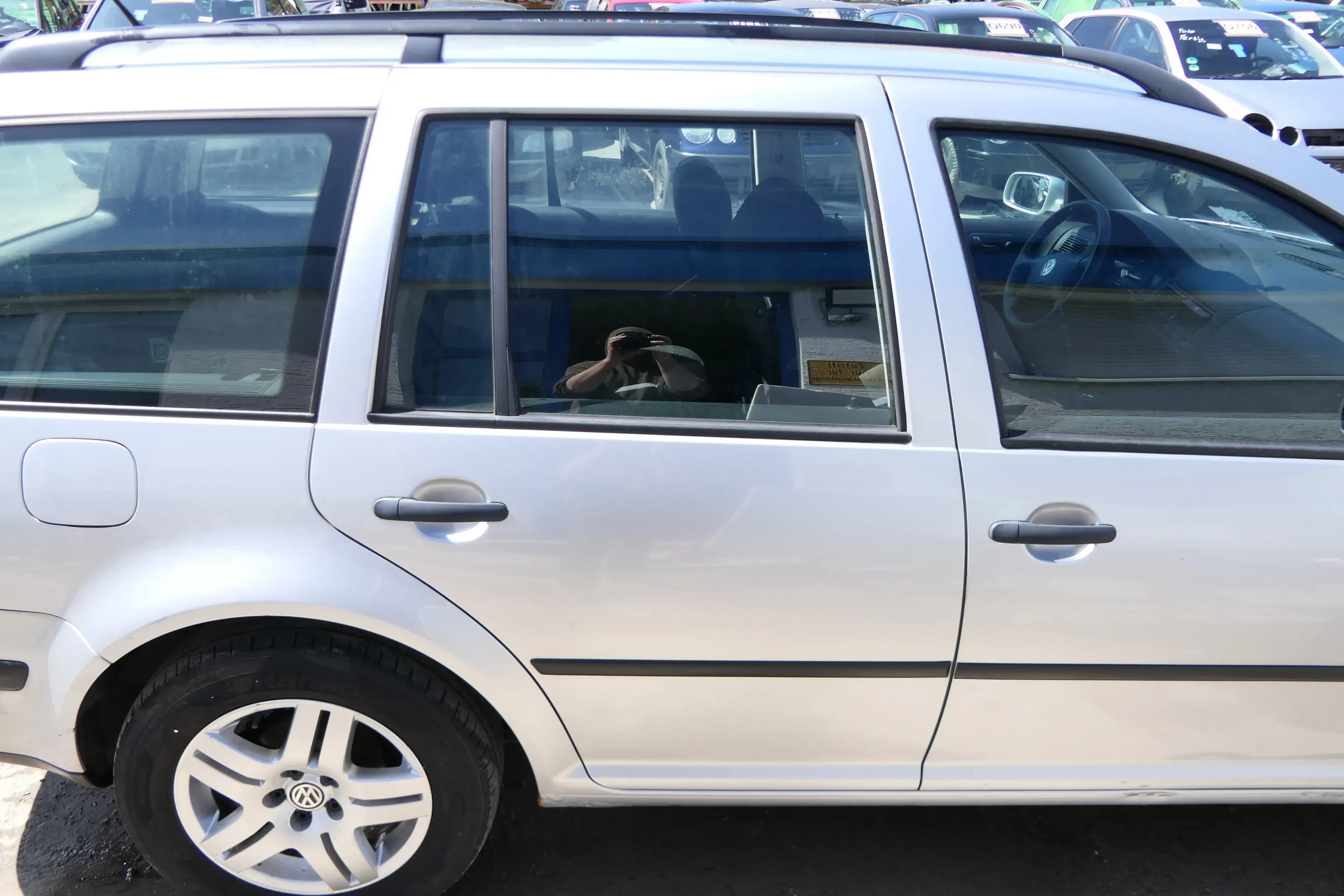 VW Golf 4 Bora Tür hinten rechts nur Kombi / Variant silber LA7W -ohne Anbauteil - Bild 1