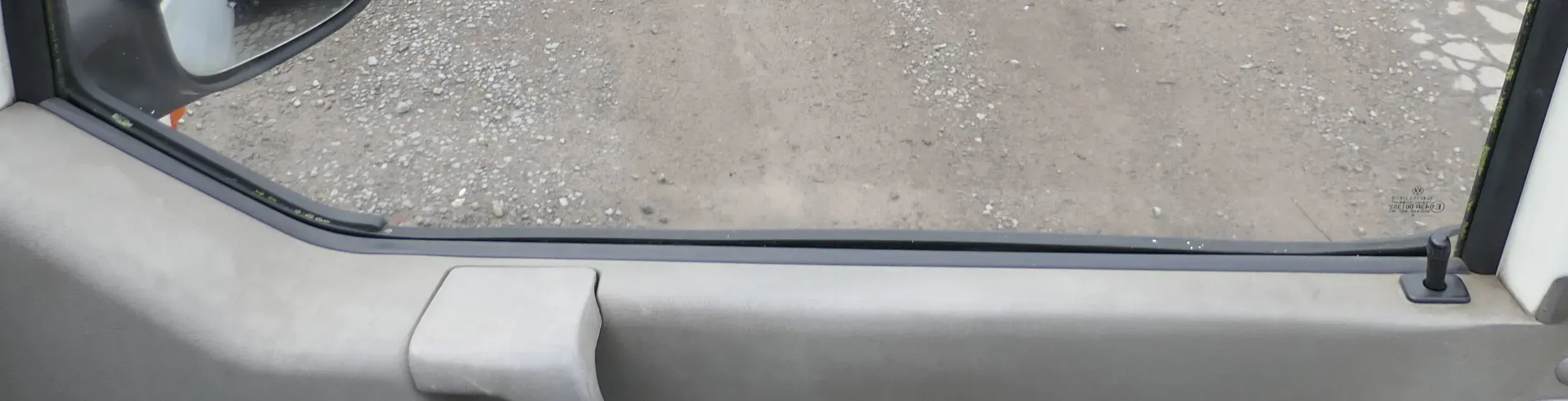 VW T4 Schaftdichtung Fenster Dichtung an Tür Scheibe vorne rechts - INNEN an Tür - Bild 1