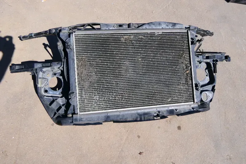 Audi A4 8E B6 1,8T + 4 Zylinder Schloßträger Kühler Träger 8E0805594 - Bild 1