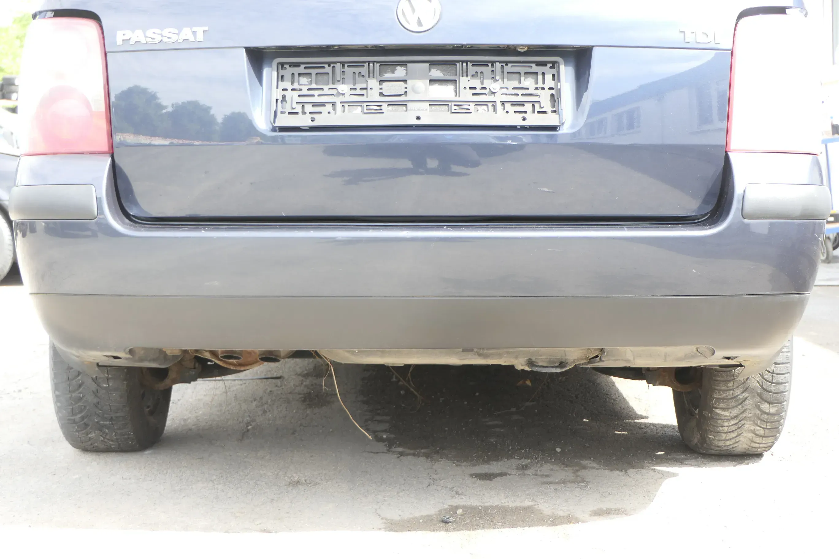 VW Passat 3BG Kombi Variant Stoßstange hinten Heckstoßstange grau blau LC5F - Bild 1
