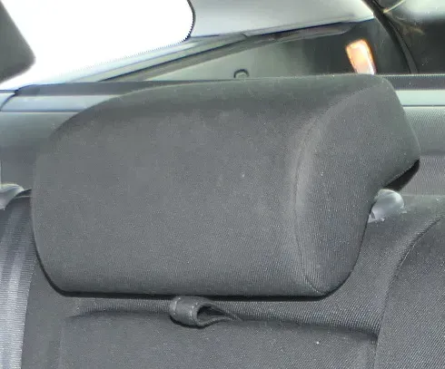 Skoda Octavia 1Z Sitz hinten in der Mitte Kopfstütze Kopfstützen onyx - Bild 1