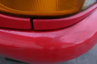 VW Polo 6N Stoßstange vorne 2-geteilte Frontstoßstange rot LP3G Stoßfänger - Bild 6