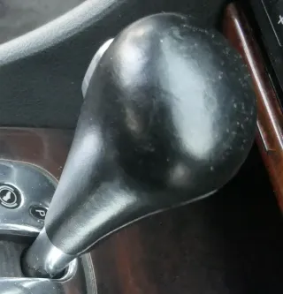 Audi A6 4B Griff Knopf Automatik Schaltknauf Schalthebel Leder schwarz S-line - Bild 2