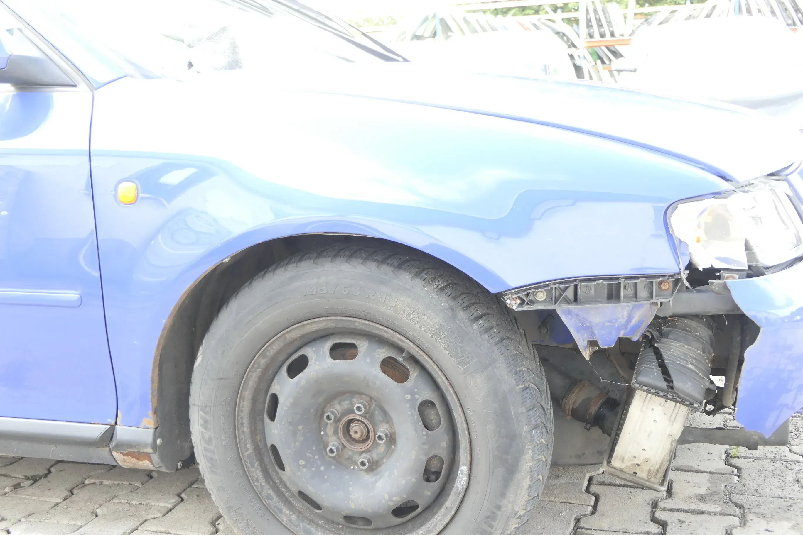 Audi A3 8L Kotflügel vorne rechts blau LY5M - ROST - Bild 1