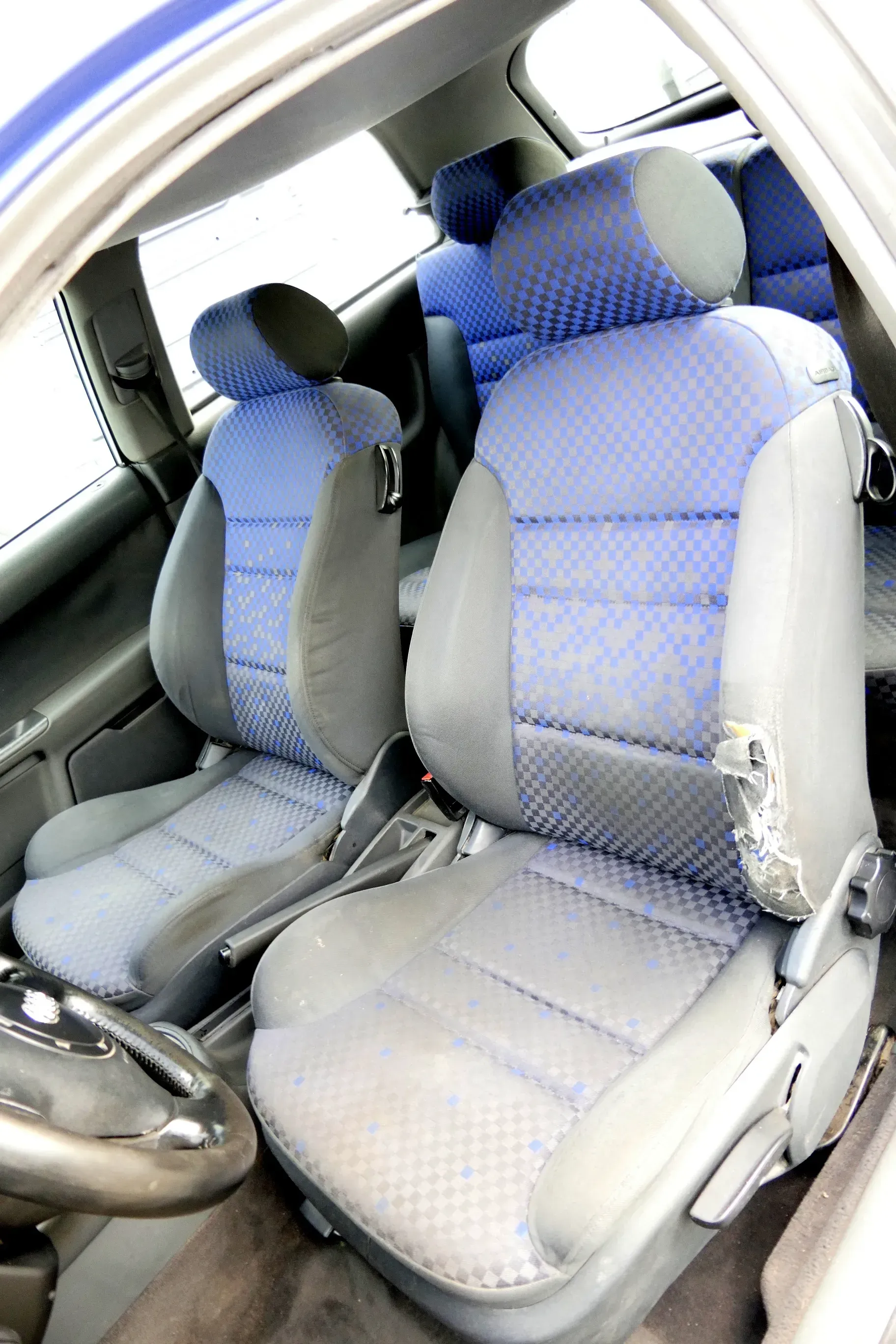 Audi A3 8L Sitz Fahrersitz vorne links 2/3-Türer klappbar höhenverstellbar blau - Bild 1