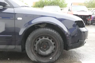 Audi A4 8E B6 Kotflügel vorne rechts blau LZ5L - Dellen - Bild 1