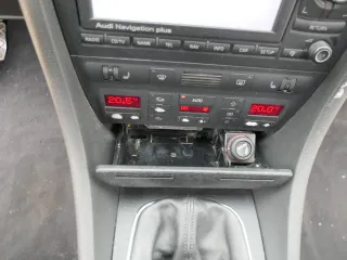 Audi A6 4B Aschenbecher vorne 4B0857951S Ascher Blende für Navi - Bild 2
