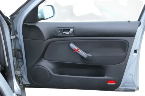 1x Golf 4 Bora Türverkleidung Verkleidung Tür vorne rechts 4/5-Türer schwarz