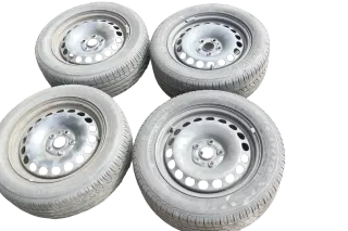 Passat 3C Sommer Reifen 215/55 R16 95H Felgen 6,5j x16H2 ET42  5mm - Bild 1