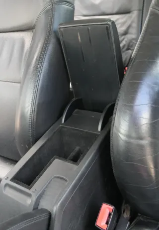 VW Passat 3BG Mittelarmlehne Armlehne Fach Lehne Mittelkonsole schwarz Leder - Bild 2