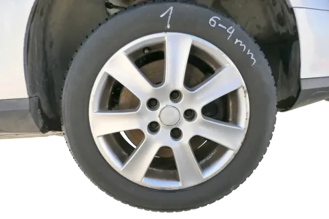 Passat 3C Golf Reifen Winterreifen 205/55 R16 91T Alufelgen Felgen 5-6mm Borbet