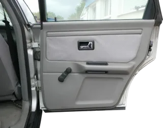 Audi 80 Türverkleidung Verkleidung Tür hinten rechts Griff Türgriff Öffner grau - Bild 3