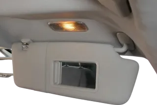 Audi A3 8P Sonnenblende rechts vorne 8P0857552A 9V4 silber grau beleuchtet - Bild 1