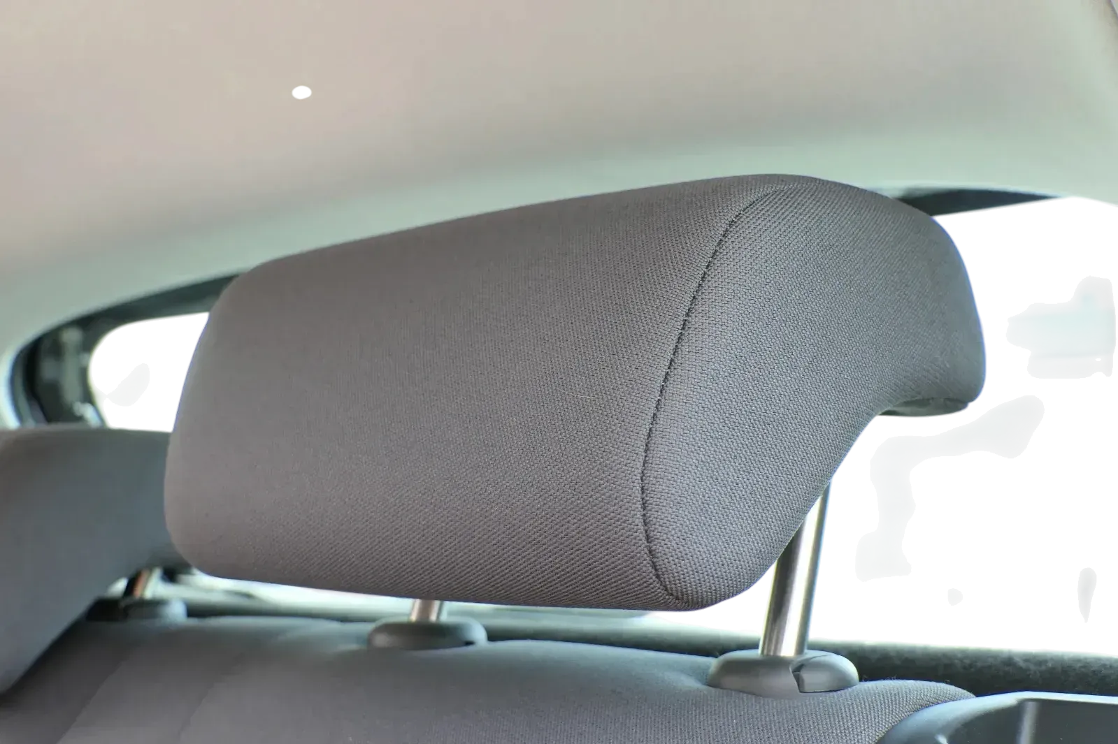 1x Seat Leon 1P Sitz hinten links /rechts Kopfstütze Kopfstützen uranograu - Bild 1
