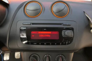 Seat Ibiza 6J Radio CD Player MP3 Original 6J0035153 6J10035153E mit Code - Bild 1