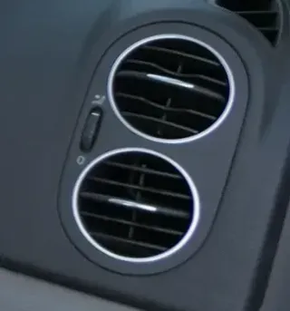 VW Golf Plus 5M Lüftungsdüse Düse Lüftung vorne rechts schwarz 5M0819704H - Bild 2